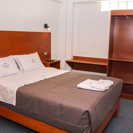 Hotel Turistico Everest ワラス エクステリア 写真
