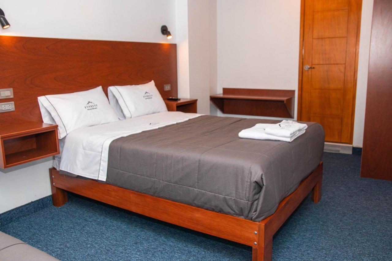Hotel Turistico Everest ワラス エクステリア 写真